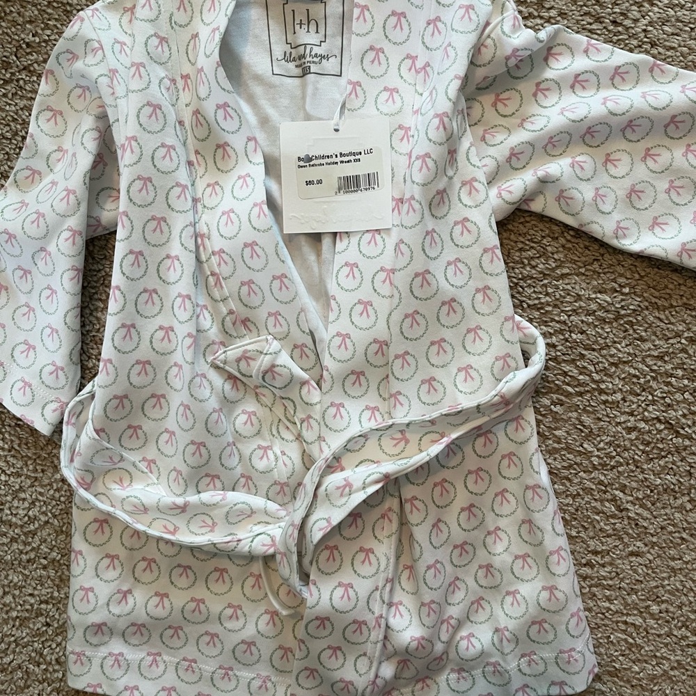 NWT Lila and Hayes pink wreath robe xxs (2T/3T)